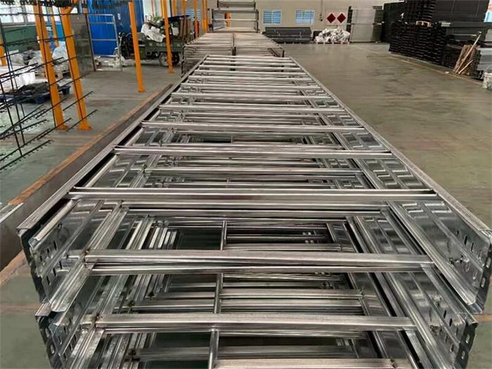 大跨距电缆桥架 (1)